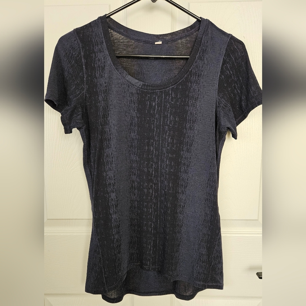 Lululemon Daily Practice Tee Misty Stripe Burnout Navy Blue Size M